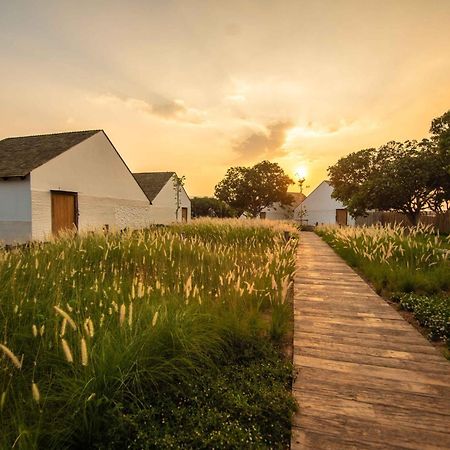 Roukh Kiri Khaoyai, The Centara Collection Villa Pak Chong Екстериор снимка